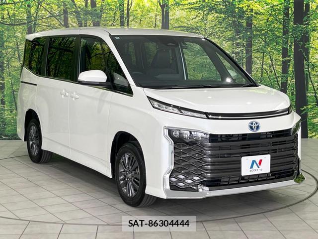Toyota VOXY 2025-10 7819842-16