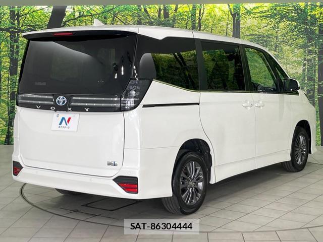 Toyota VOXY 2025-10 7819842-17