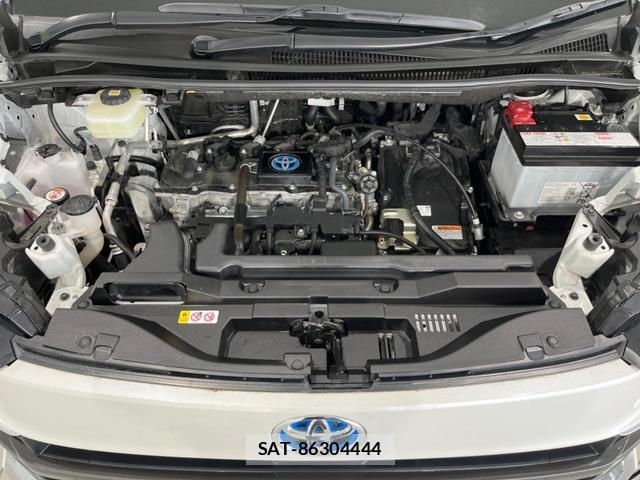 Toyota VOXY 2025-10 7819842-18