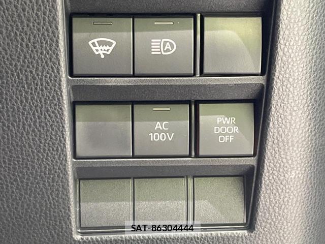 Toyota VOXY 2025-10 7819842-5