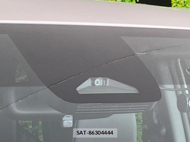 Toyota VOXY 2025-10 7819842-6