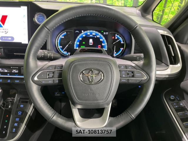 Toyota VOXY 2023-07 7819843-12
