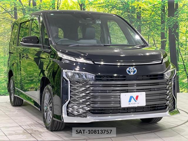 Toyota VOXY 2023-07 7819843-17