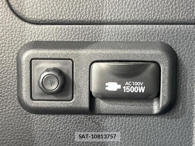 Toyota VOXY 2023-07 7819843-7