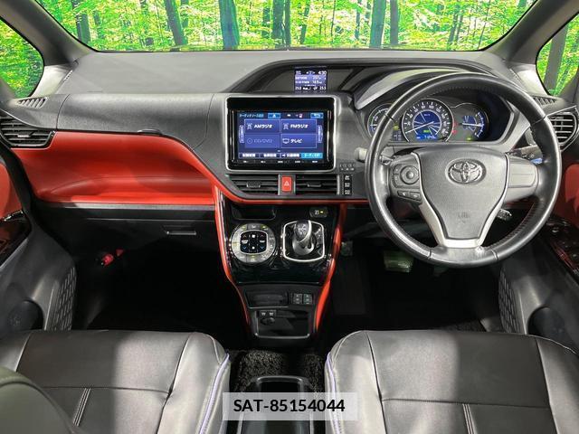 Toyota VOXY 2017-07 7819935-1