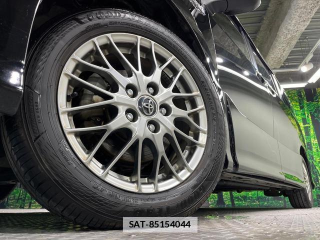 Toyota VOXY 2017-07 7819935-13