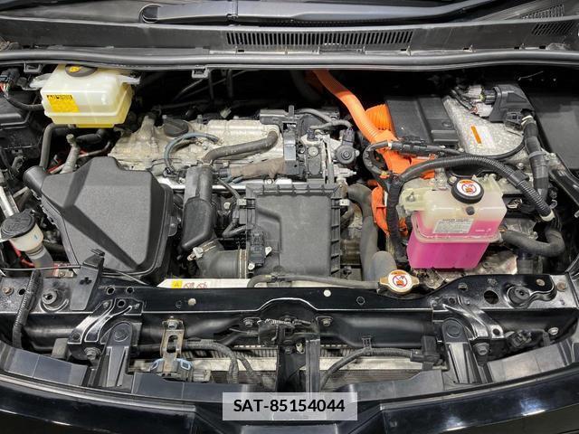 Toyota VOXY 2017-07 7819935-18