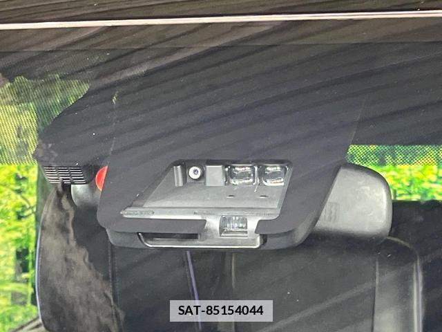 Toyota VOXY 2017-07 7819935-4