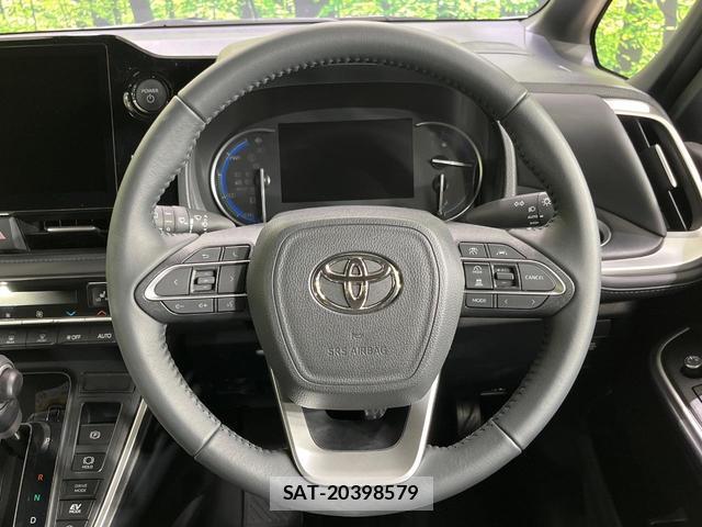 Toyota VOXY 2025-10 7820049-11