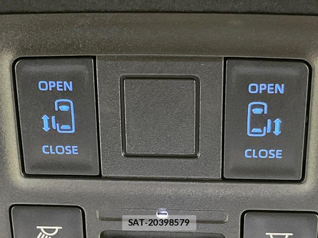 Toyota VOXY 2025-10 7820049-3