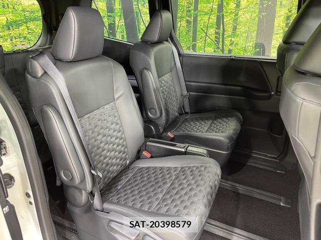 Toyota VOXY 2025-10 7820049-8