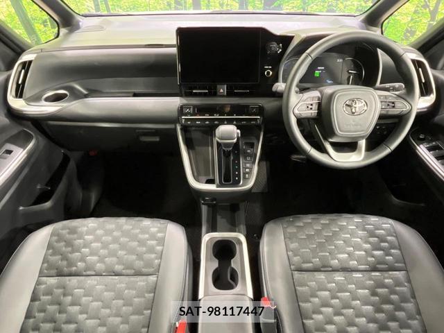 Toyota VOXY 2025-10 7820050-1