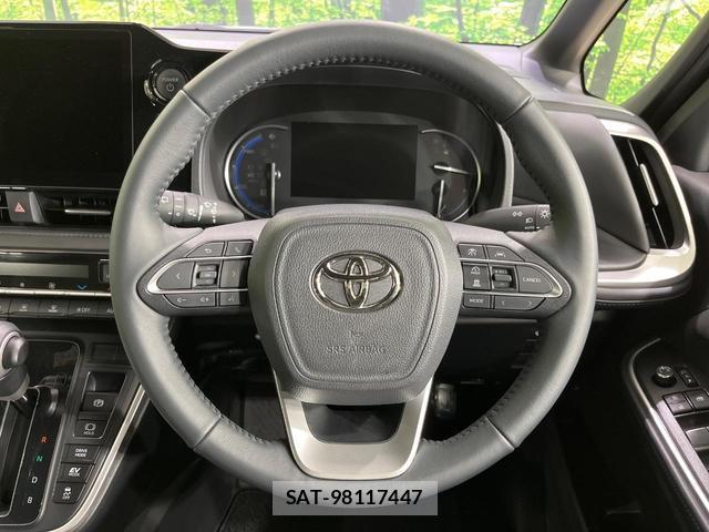 Toyota VOXY 2025-10 7820050-11