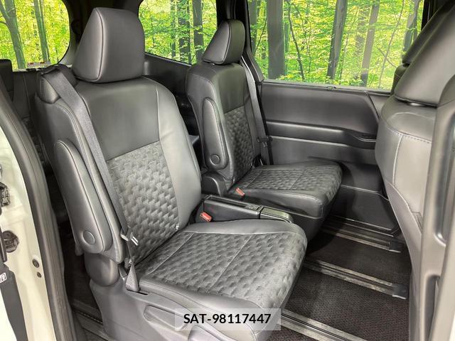 Toyota VOXY 2025-10 7820050-8