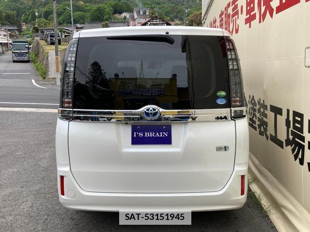 Toyota VOXY 2017-04 7820100-1