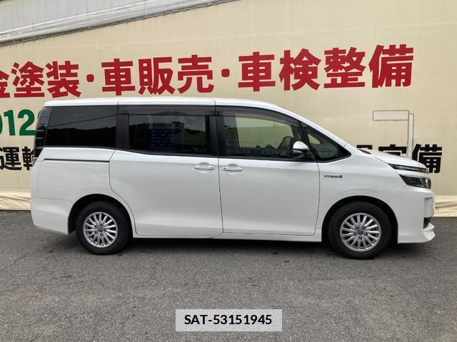 Toyota VOXY 2017-04 7820100-3