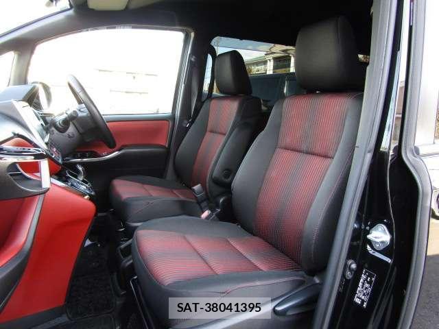 Toyota VOXY 2017-07 7820120-10