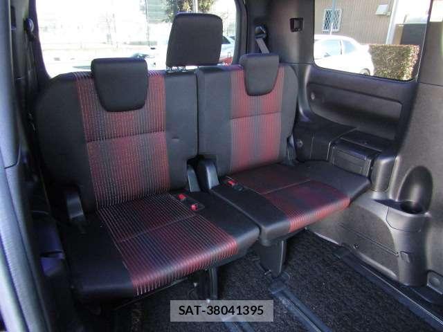 Toyota VOXY 2017-07 7820120-15