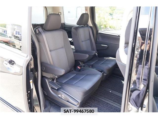 Toyota VOXY 2016-03 7820360-13