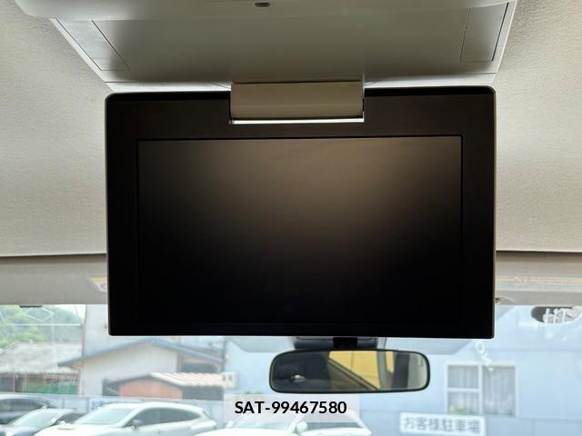 Toyota VOXY 2016-03 7820360-19