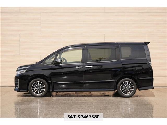 Toyota VOXY 2016-03 7820360-4