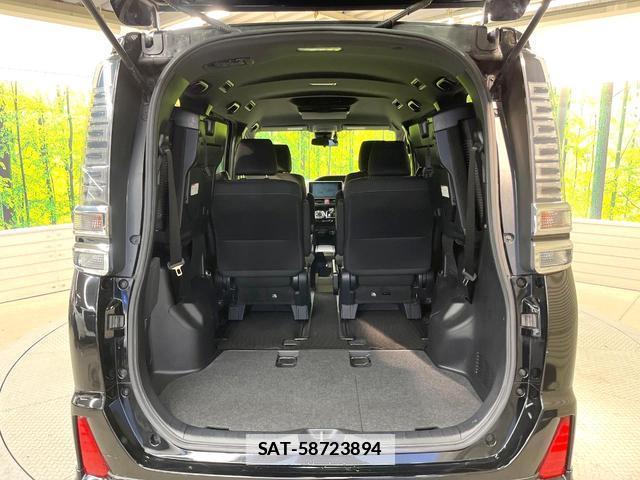 Toyota VOXY 2017-10 7820479-10