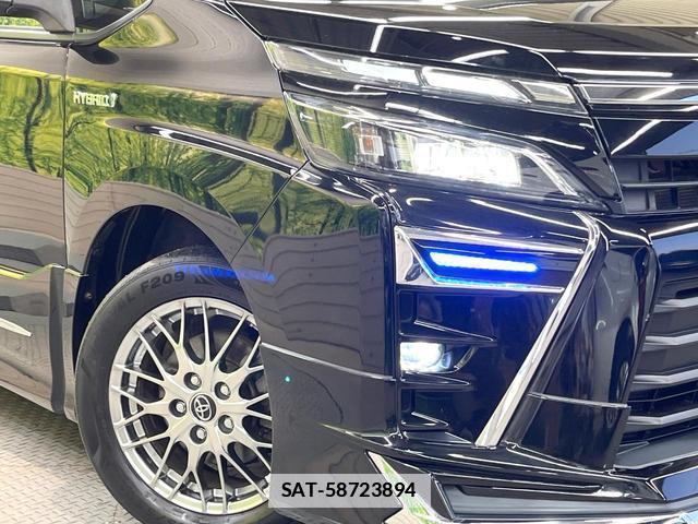 Toyota VOXY 2017-10 7820479-12