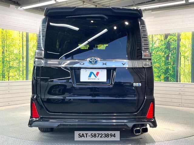 Toyota VOXY 2017-10 7820479-15