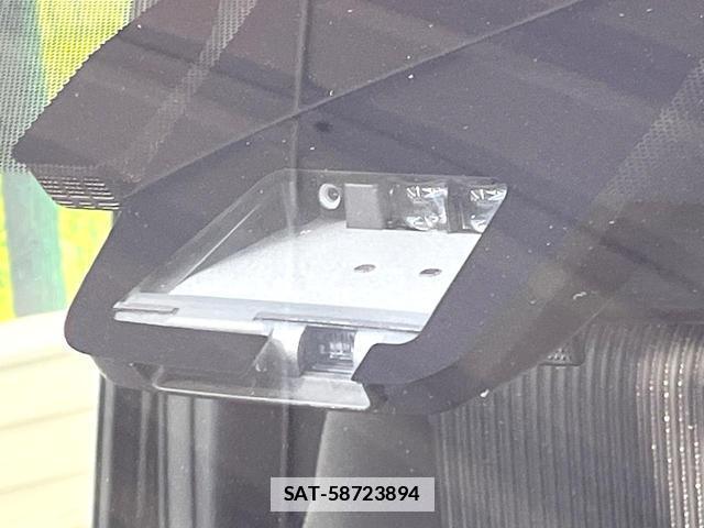 Toyota VOXY 2017-10 7820479-3