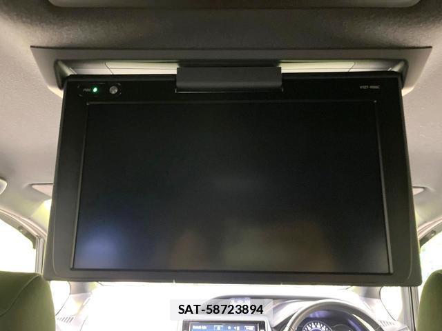 Toyota VOXY 2017-10 7820479-6