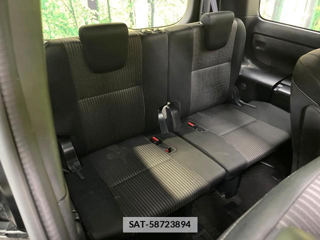 Toyota VOXY 2017-10 7820479-9