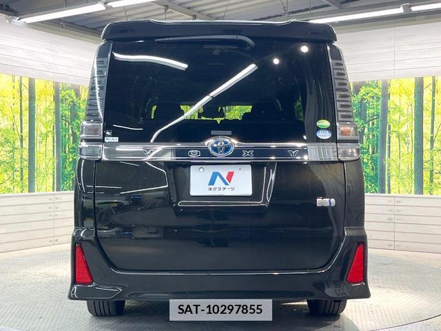 Toyota VOXY 2018 7820537-15
