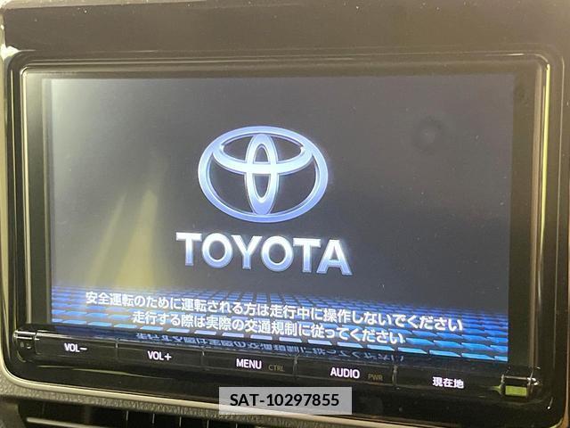 Toyota VOXY 2018 7820537-4