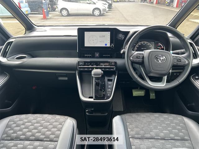Toyota VOXY 2024-04 7820564-1
