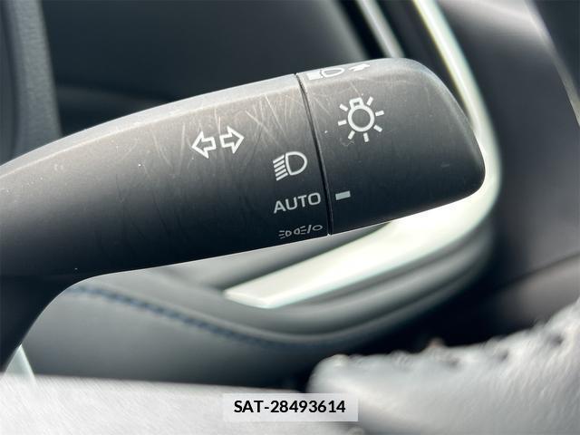 Toyota VOXY 2024-04 7820564-10
