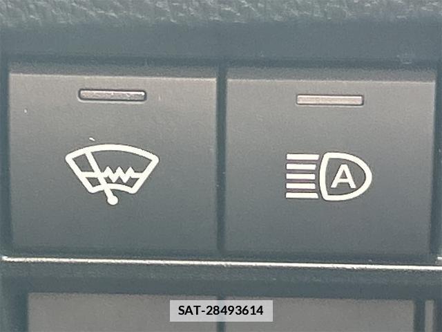 Toyota VOXY 2024-04 7820564-13