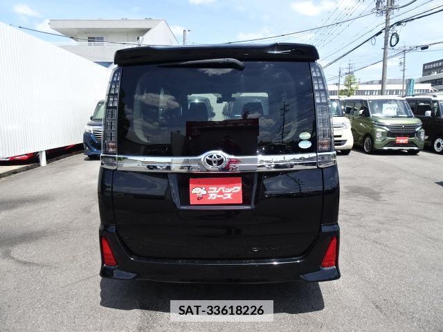 Toyota VOXY 2016-06 7820621-6