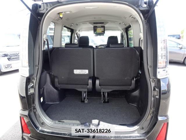 Toyota VOXY 2016-06 7820621-7