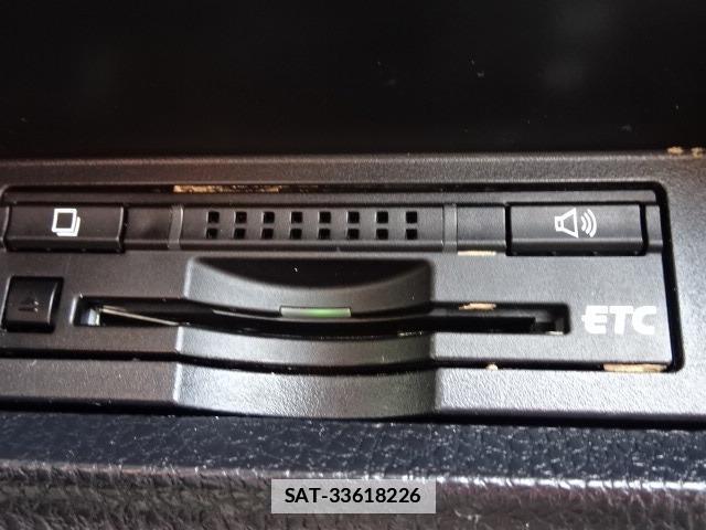 Toyota VOXY 2016-06 7820621-8