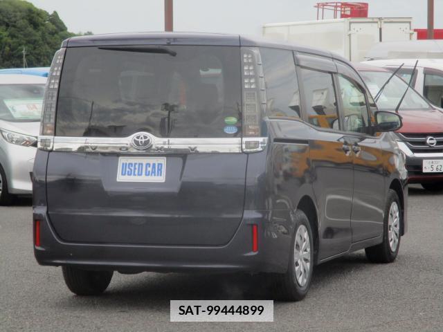 Toyota VOXY 2014-09 7820699-12