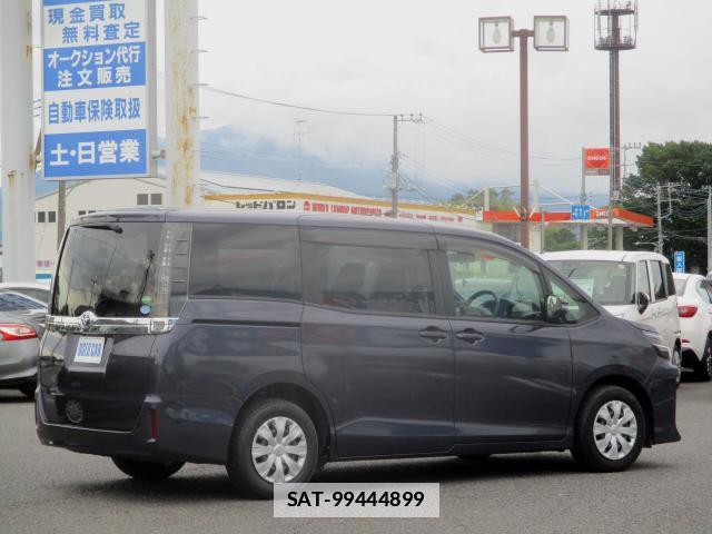 Toyota VOXY 2014-09 7820699-16