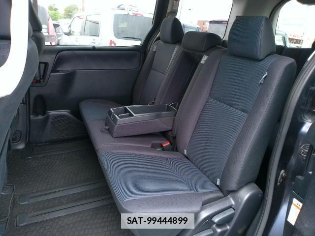 Toyota VOXY 2014-09 7820699-9