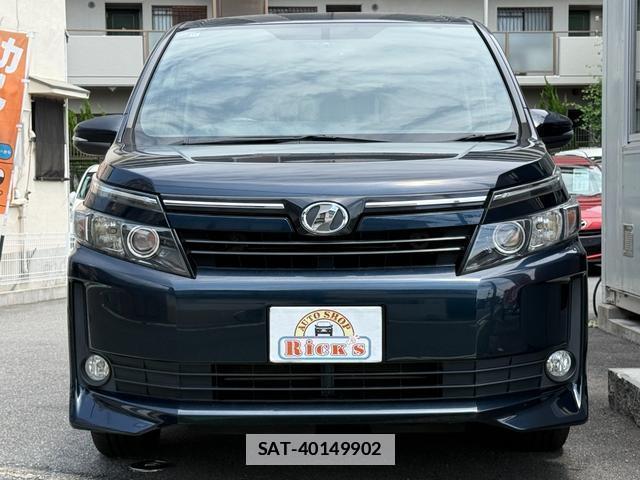 Toyota VOXY 2014-11 7820816-1