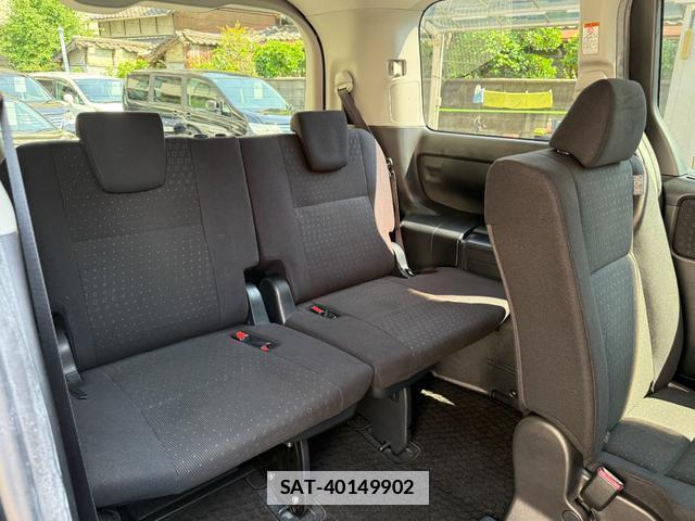 Toyota VOXY 2014-11 7820816-14