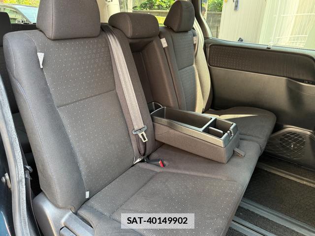Toyota VOXY 2014-11 7820816-15
