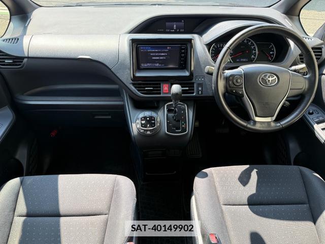Toyota VOXY 2014-11 7820816-7