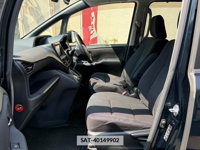 Toyota VOXY 2014-11 7820816-8