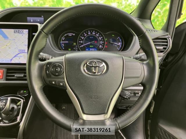 Toyota VOXY 2019-04 7821025-15