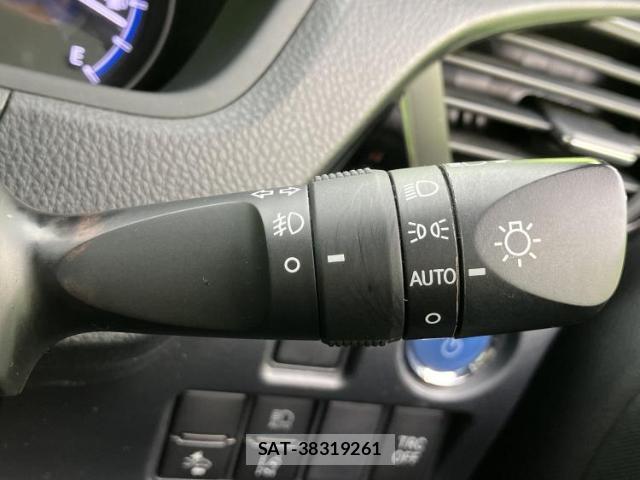 Toyota VOXY 2019-04 7821025-16