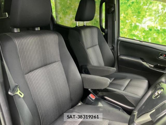 Toyota VOXY 2019-04 7821025-3